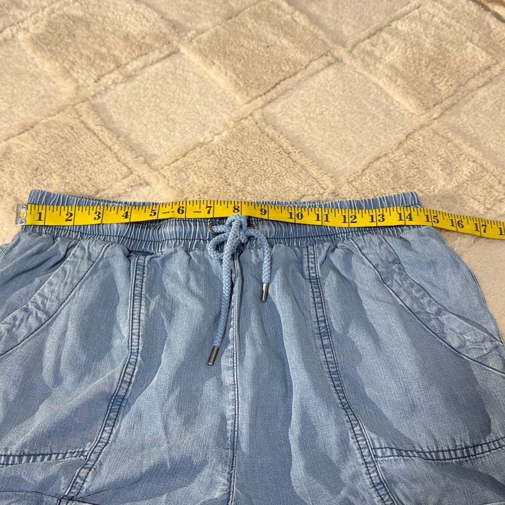 Universal Thread Light Blue Cargo Mid Rise Shorts - Picture 4 of 9